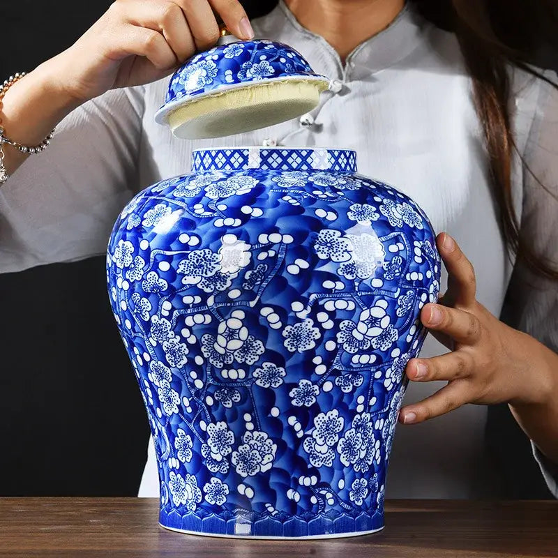 Blue & white porcelain pot sealed storage tank kitchen ginger jar