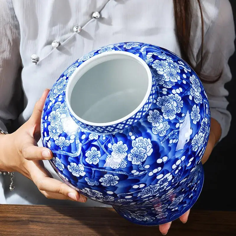 Blue & white porcelain pot sealed storage tank kitchen ginger jar