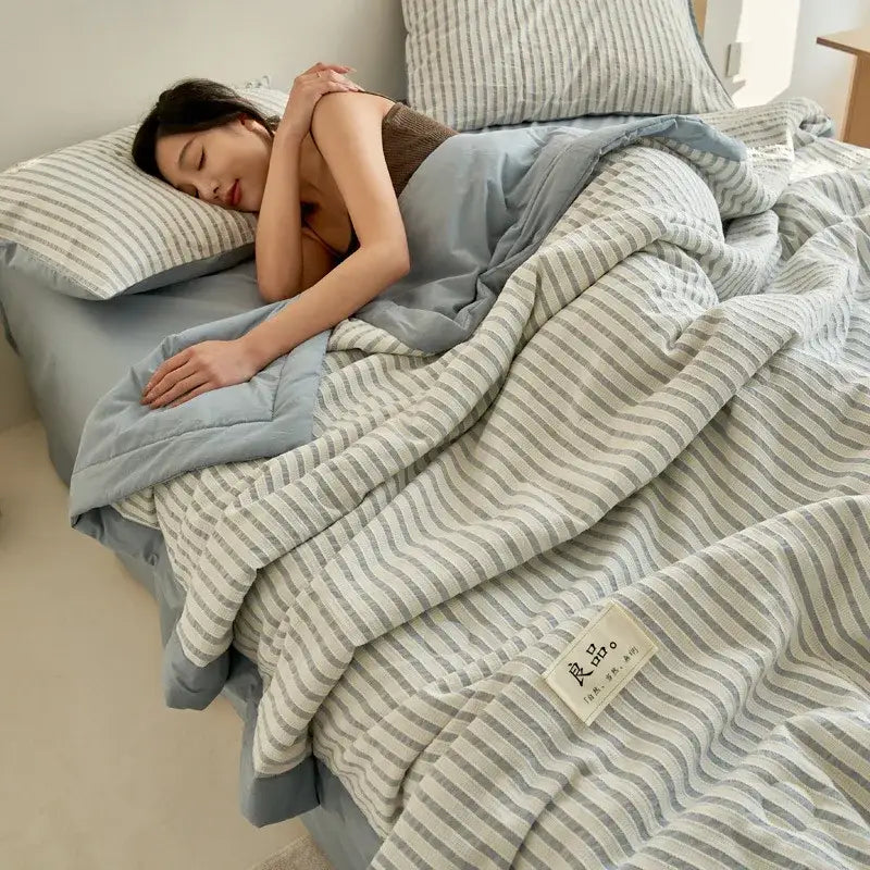 Blue & white striped soya fibre jacquard summer quilt bedroom comforter