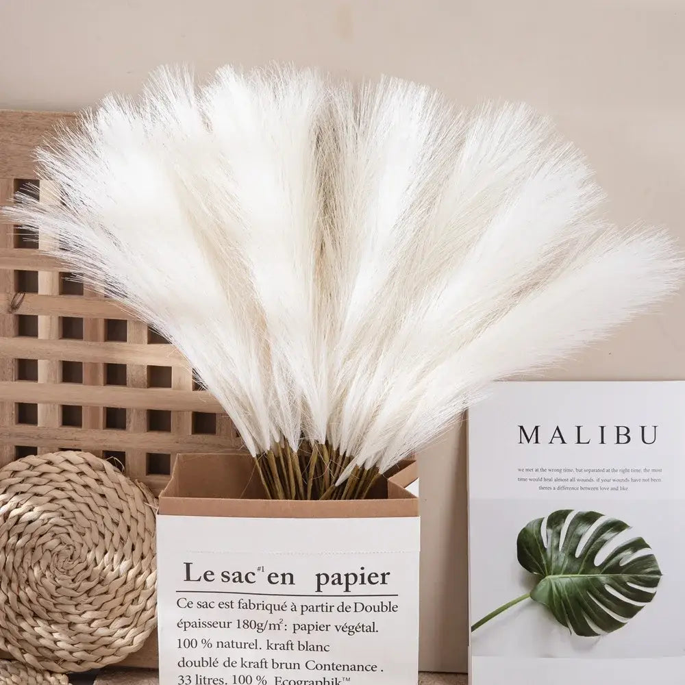 Boho white & beige fluffy pampas grass – living room decor