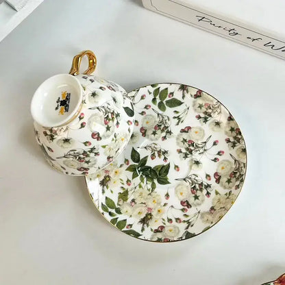 Brilliant flowers pattern porcelain teacup and saucer dining room set