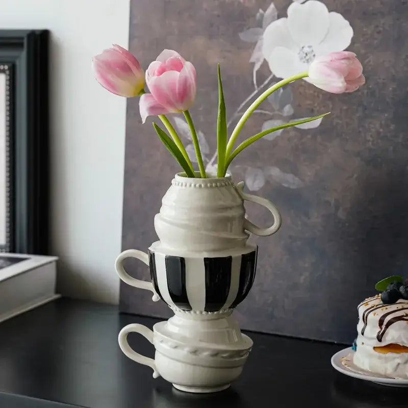 Cartoon folding cup black & white ceramic vase living room decor