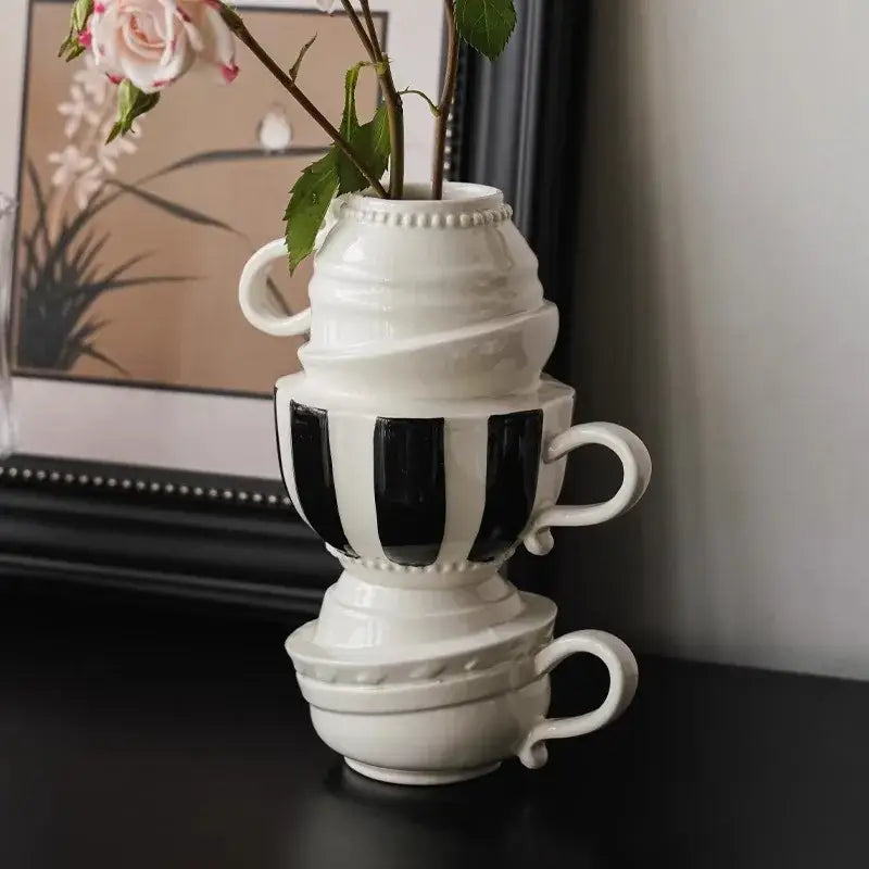 Cartoon folding cup black & white ceramic vase living room decor