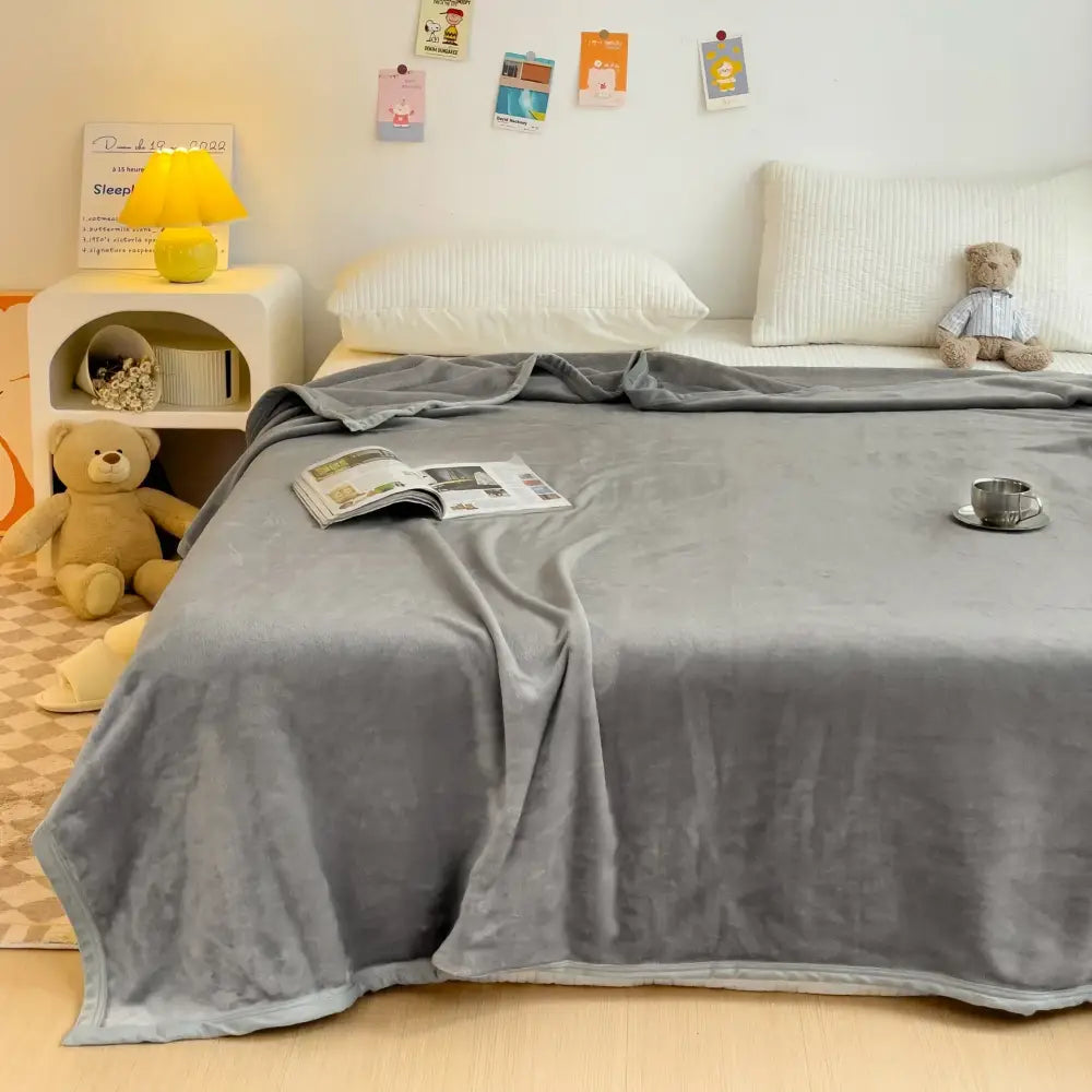 Cartoon milk velvet teddy bear blanket white floral bedroom throw