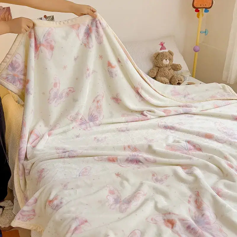 Cartoon milk velvet teddy bear blanket white floral bedroom throw