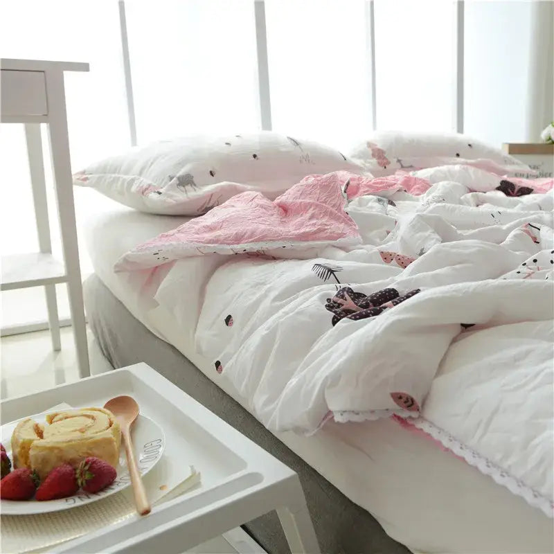 Cartoon strawberry white & pink quilted double blanket bedroom