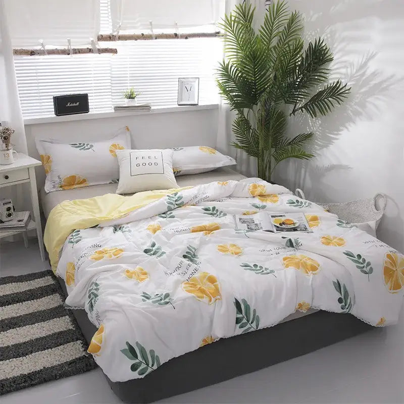 Cartoon strawberry white & pink quilted double blanket bedroom