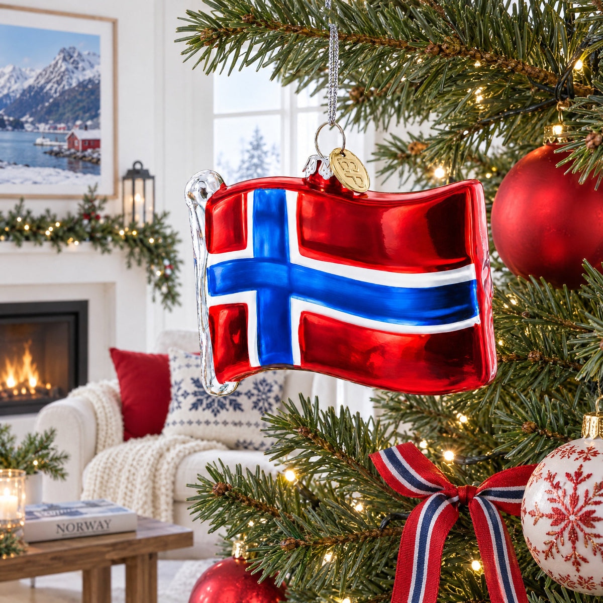 Waving Flag of Norway Glass Christmas Ornament