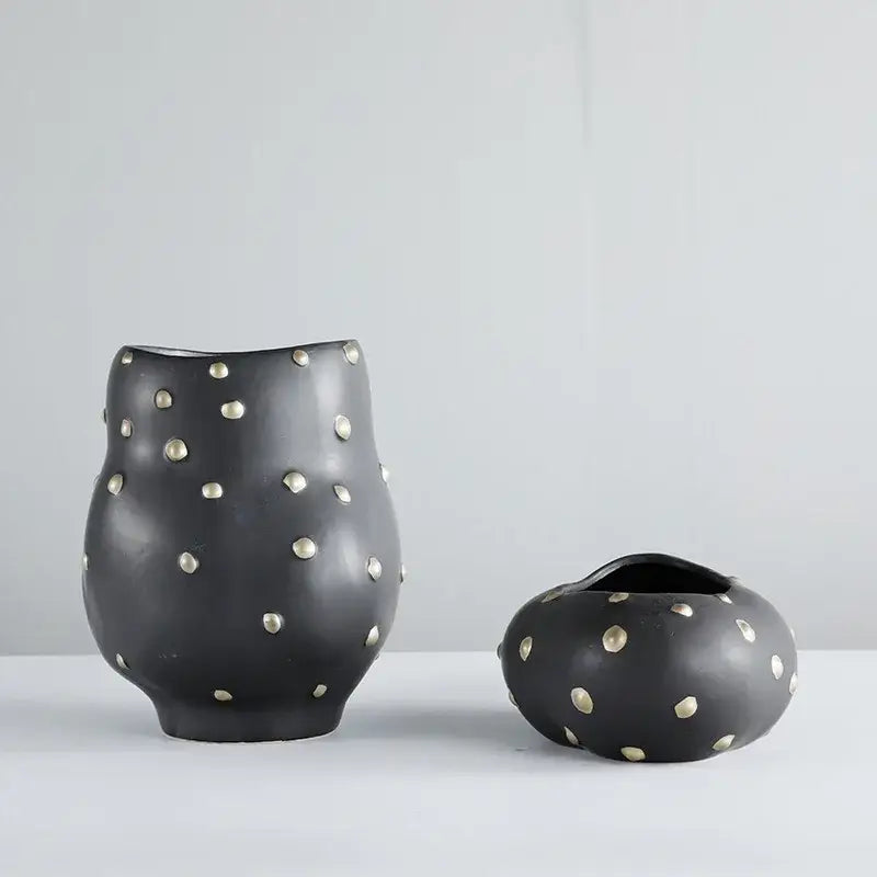 Chic black resin flower pot with gold accent – living room vase