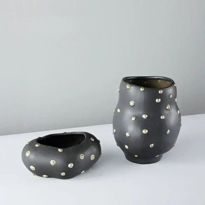 Chic black resin flower pot with gold accent – living room vase