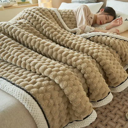 Chunky knit cream & black coral fleece blanket bedroom throw
