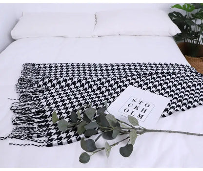 Classic black & white houndstooth throw blanket – living room fringed scarf