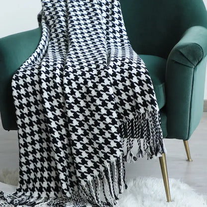 Classic black & white houndstooth throw blanket – living room fringed scarf