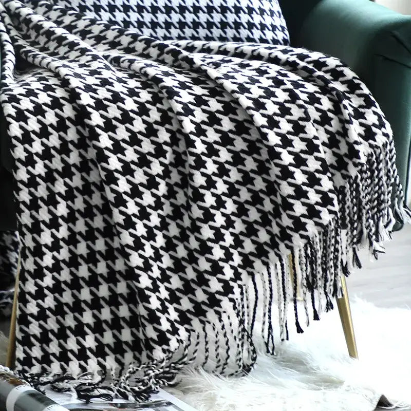 Classic black & white houndstooth throw blanket – living room fringed scarf