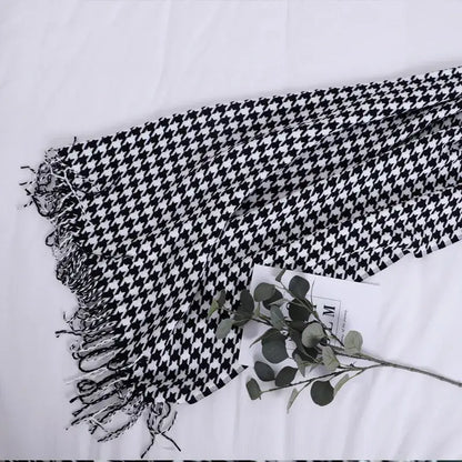 Classic black & white houndstooth throw blanket – living room fringed scarf