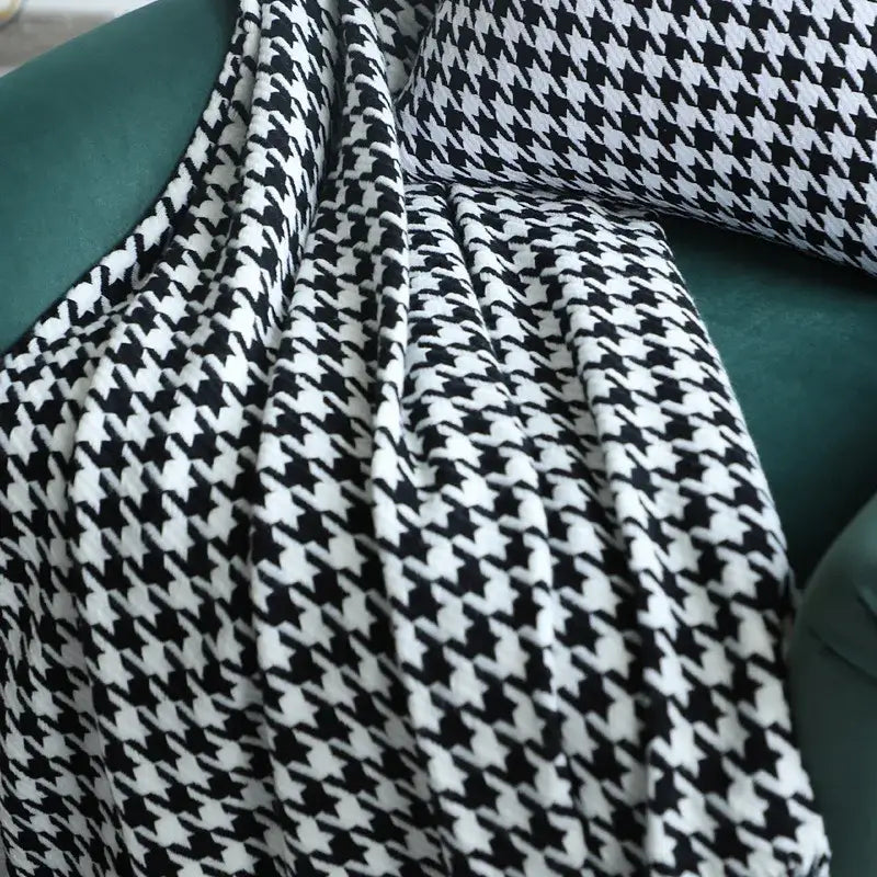 Classic black & white houndstooth throw blanket – living room fringed scarf