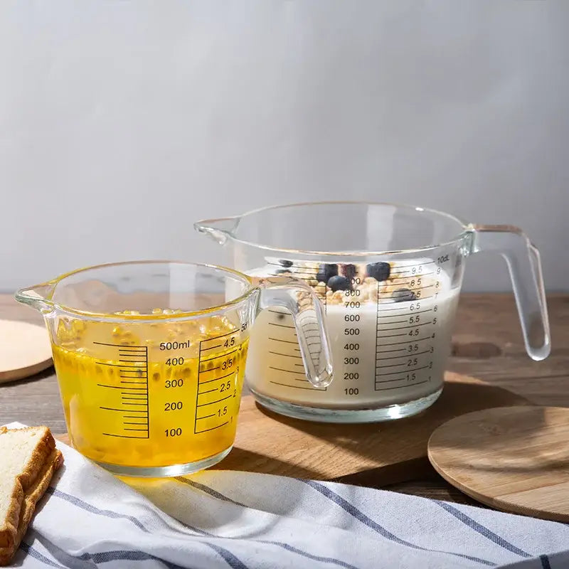 Clear borosilicate glass measuring cup kitchen baking jug
