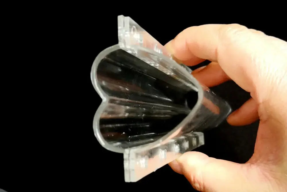 Clear heart shaped cucumber growth mold kitchen vegetable growth tool