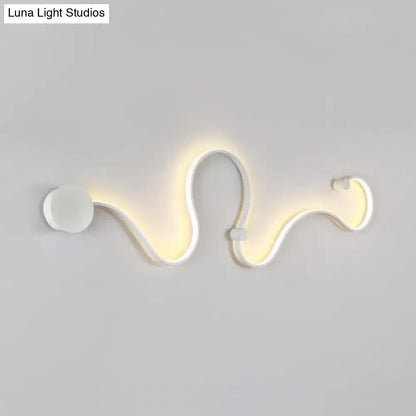 Contemporary twist black & white wall sconce – bedroom warm white light