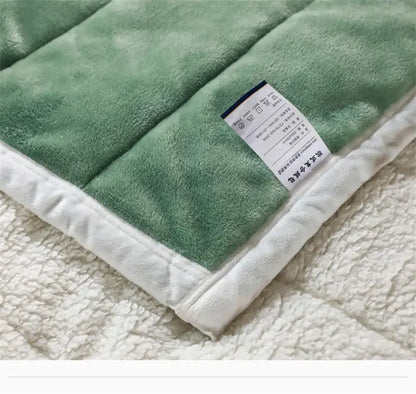 Cozy coral fleece blue and white quilted blanket for bedroom