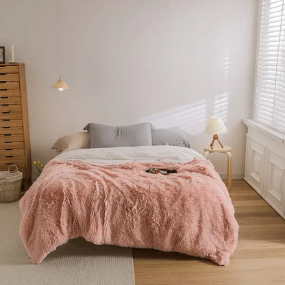 Cozy faux fur throw blanket pink bedroom soft fluffy texture
