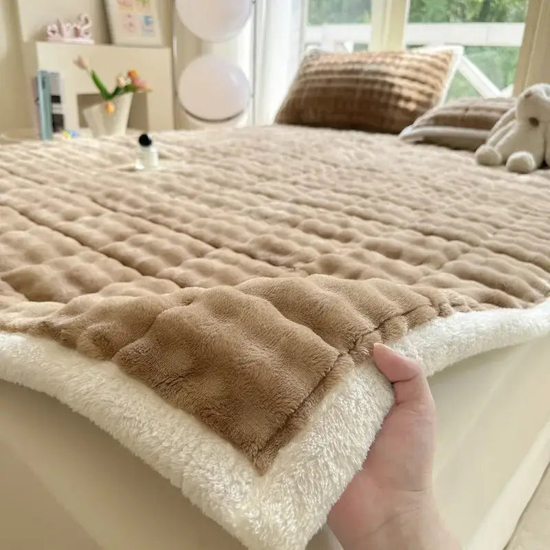 Cozy faux rabbit fur pink & white quilted mattress pad bedroom mat
