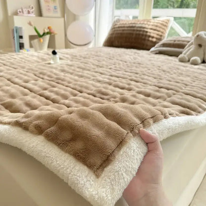 Cozy faux rabbit fur pink & white quilted mattress pad bedroom mat
