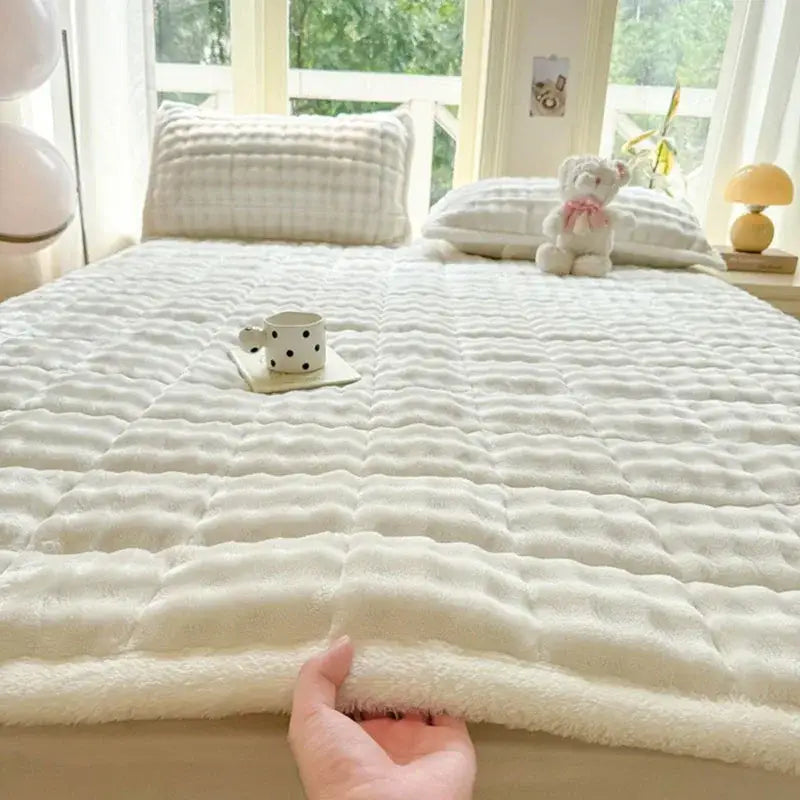 Cozy faux rabbit fur pink & white quilted mattress pad bedroom mat