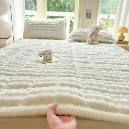 Cozy faux rabbit fur pink & white quilted mattress pad bedroom mat