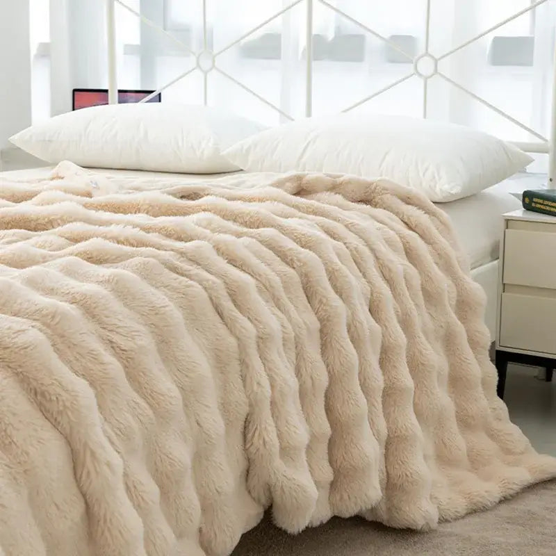 Cozy faux rabbit velvet cream plush blanket – bedroom wavy throw