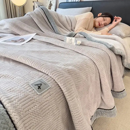 Cozy jacquard plush blanket cream & black bedroom throw