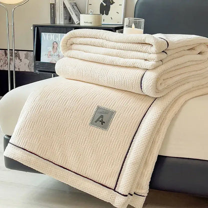 Cozy jacquard plush blanket cream & black bedroom throw