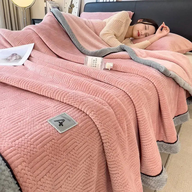 Cozy jacquard plush blanket cream & black bedroom throw