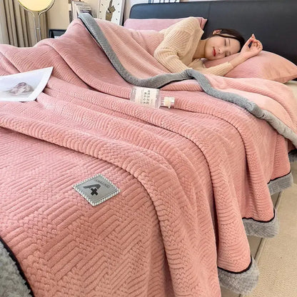 Cozy jacquard plush blanket cream & black bedroom throw