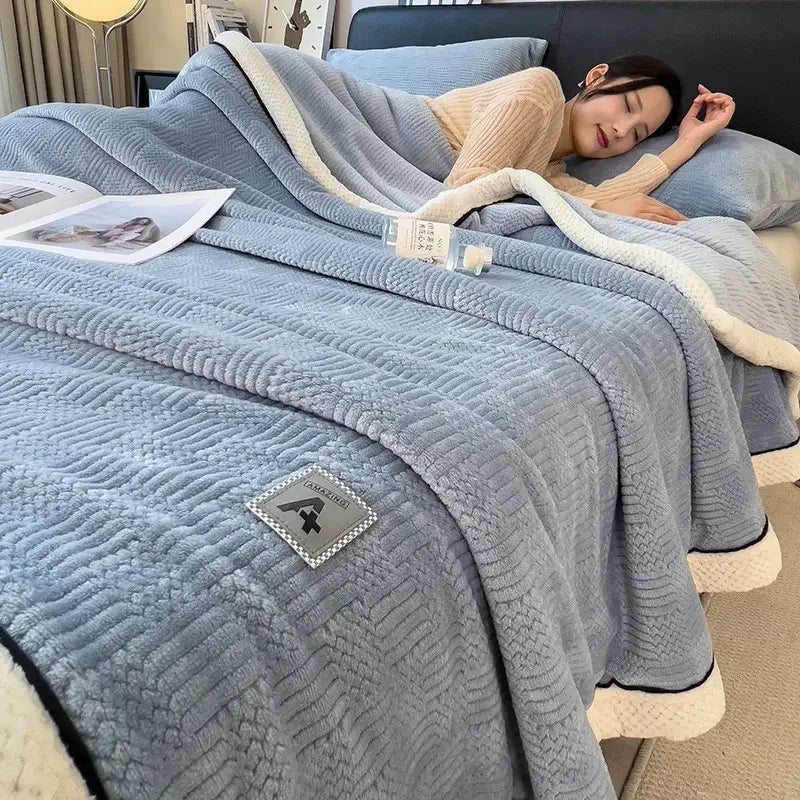 Cozy jacquard plush blanket cream & black bedroom throw