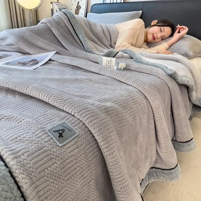 Cozy jacquard plush blanket cream & black bedroom throw