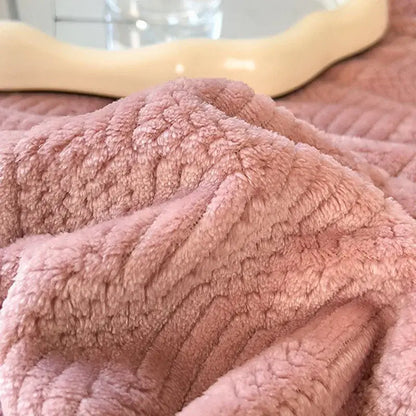 Cozy jacquard plush blanket cream & black bedroom throw