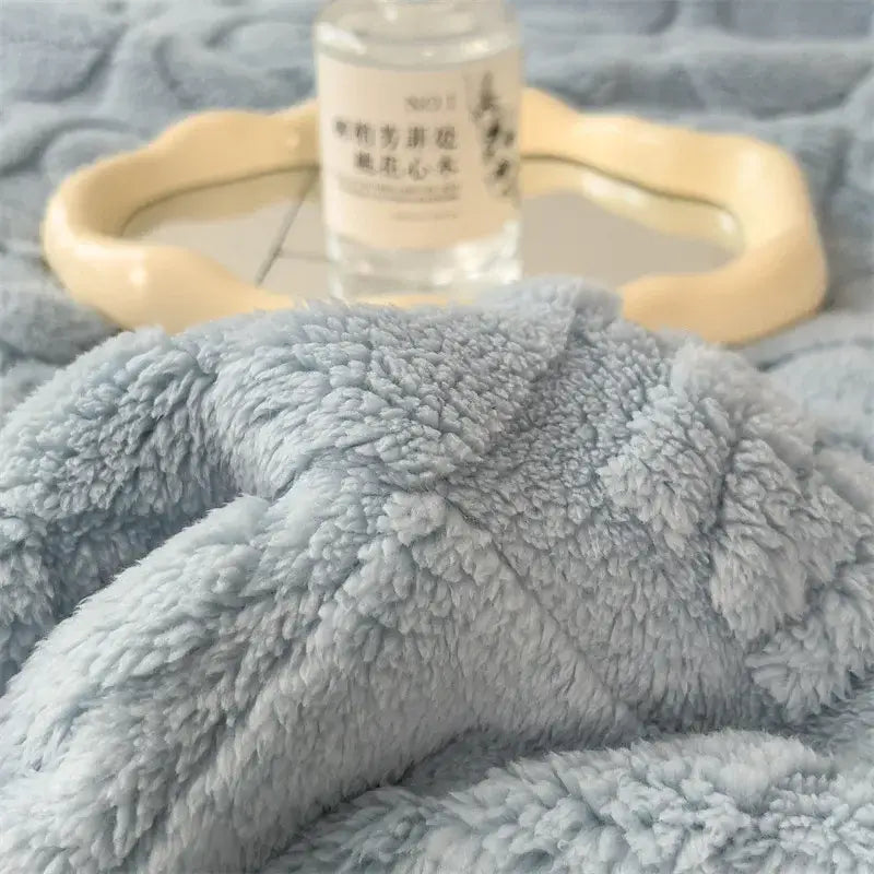 Cozy jacquard taffeta blue & cream flannel nap blanket bedroom comforter