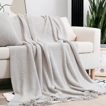Cozy knitted sofa blanket with tassels – living room textured throw