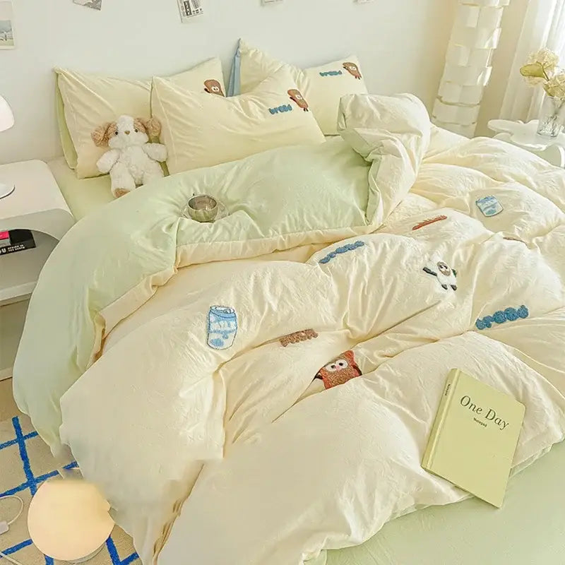 Cream cartoon embroidery jacquard comforter set bedroom bed linen