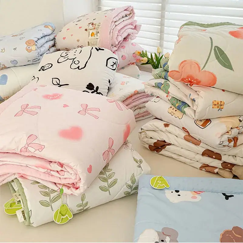 Cream cartoon pattern summer quilt – bedroom soft duck comforter