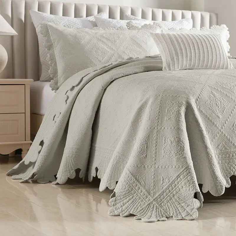 Cream scalloped diamond cotton embroidery quilt set bedroom bedspread
