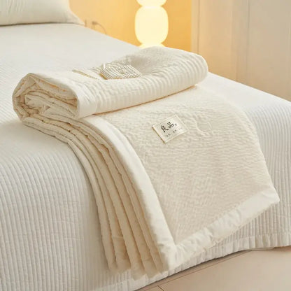Cream textured ice cream air bubble summer quilt bedroom blanket