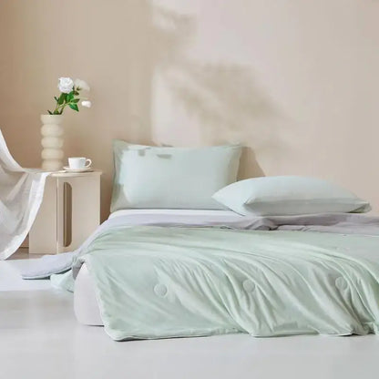 Creamy white & mint green ice cream silk quilt bedroom blanket
