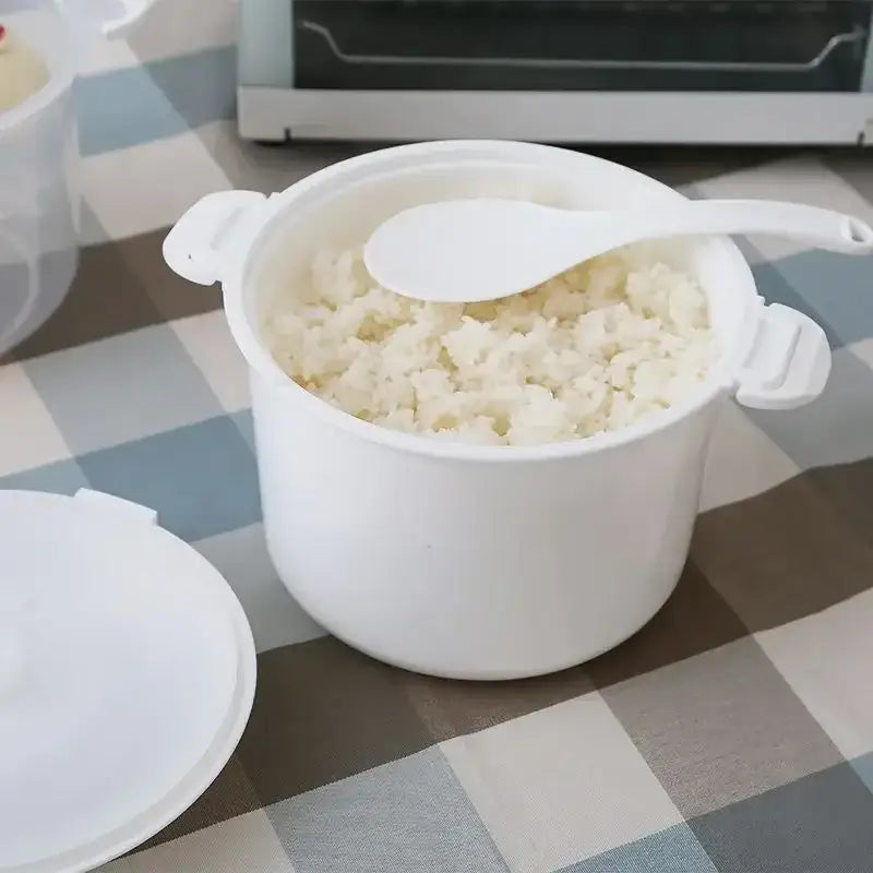 White 6-in-1 cooking pot for kitchen microwave rice and pasta