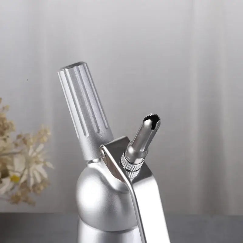Silver metallic aluminum cream gun chantilly siphon kitchen tool