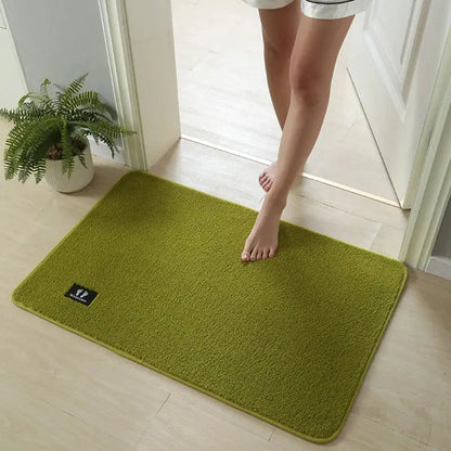 Plush gray quick drying absorbent bathroom mat
