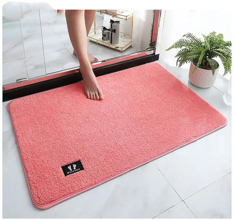 Plush gray quick drying absorbent bathroom mat