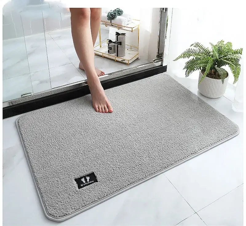 Plush gray quick drying absorbent bathroom mat