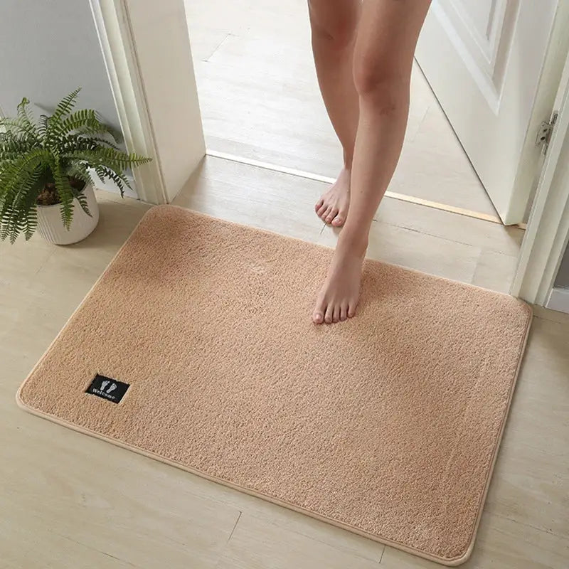 Plush gray quick drying absorbent bathroom mat